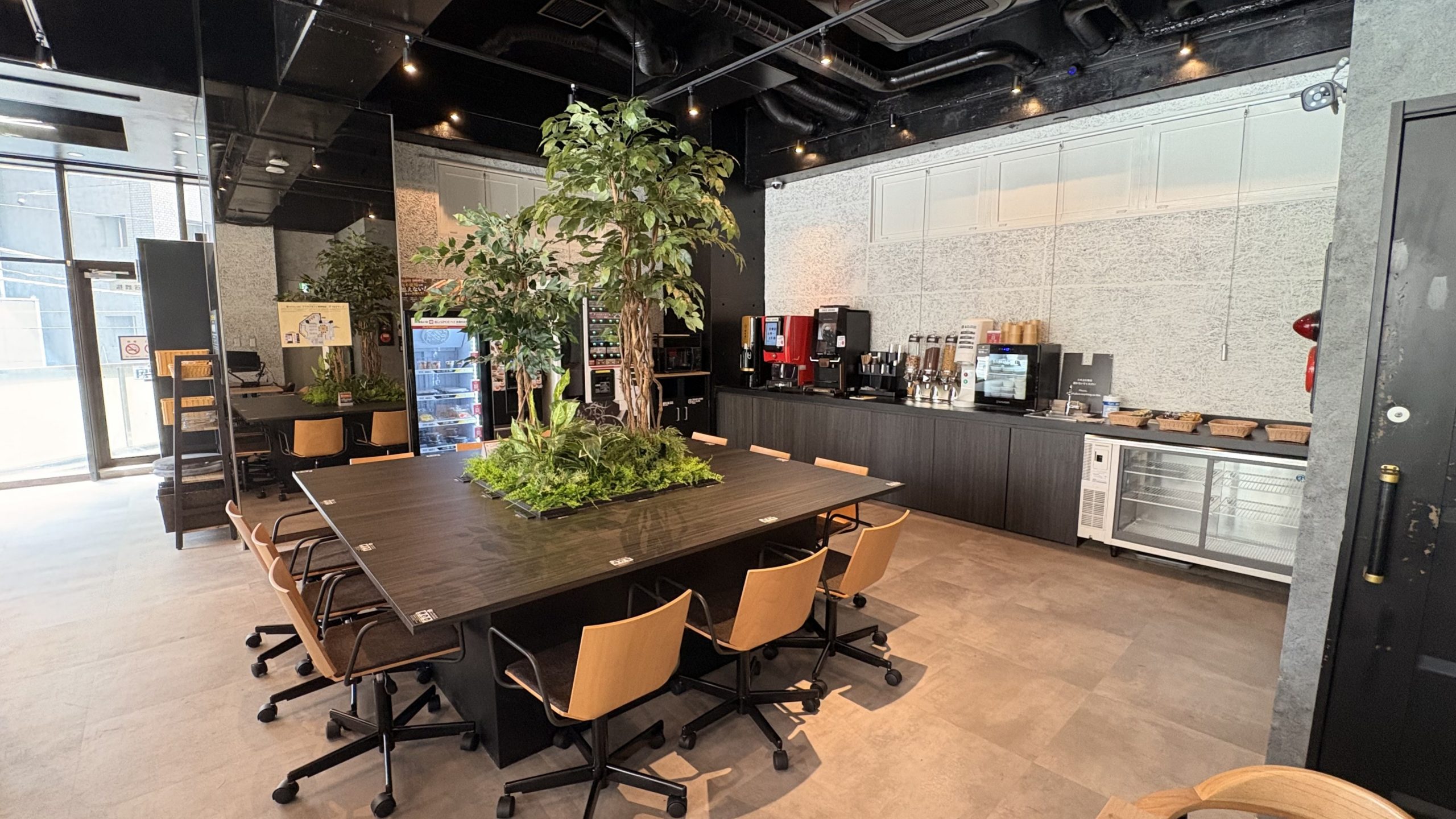 コワーキングスペース「ACCEA CAFÉ」が併設されています。