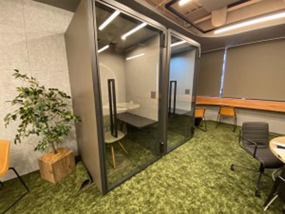 無料で使えるwebブースは11部屋完備