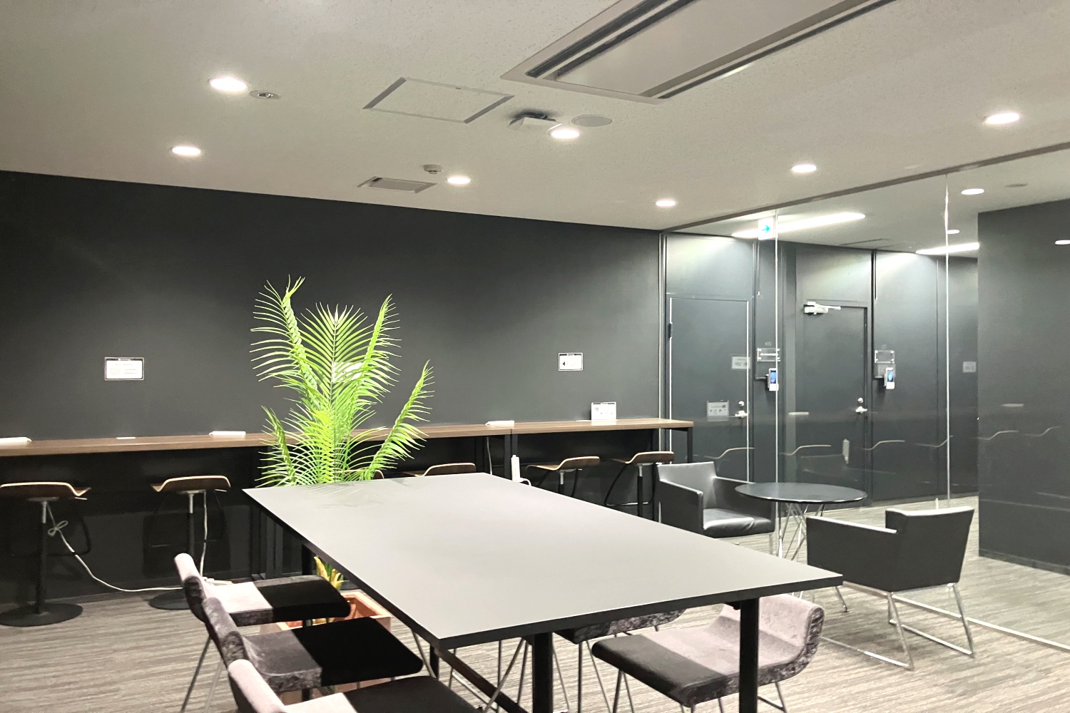 ラウンジ
